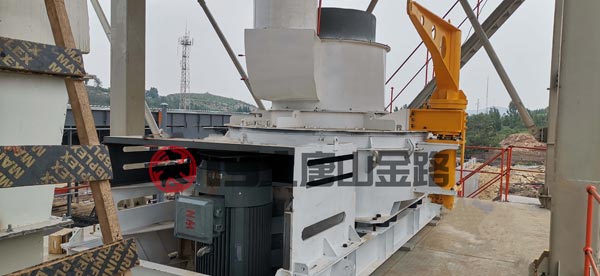 錘破、對輥破、立軸沖擊破三種制砂設(shè)備優(yōu)劣對比